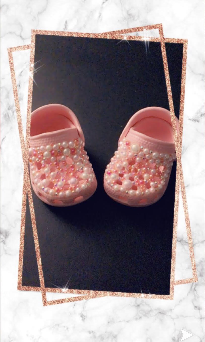 Detail Crocs With Pearls Nomer 49