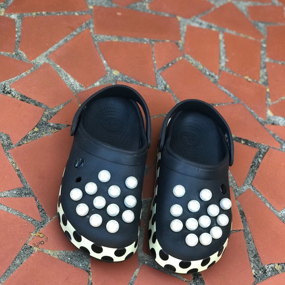 Detail Crocs With Pearls Nomer 53