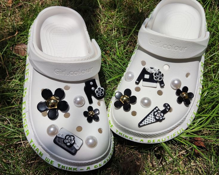 Detail Crocs With Pearls Nomer 54