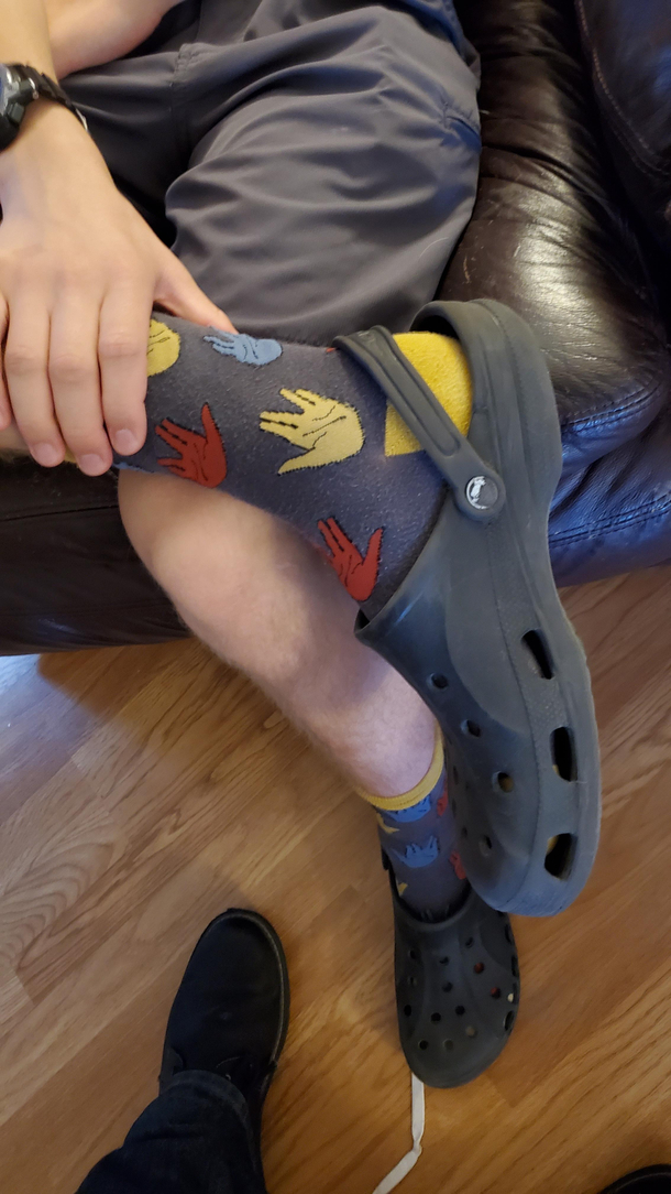 Detail Crocs With Socks Meme Nomer 43