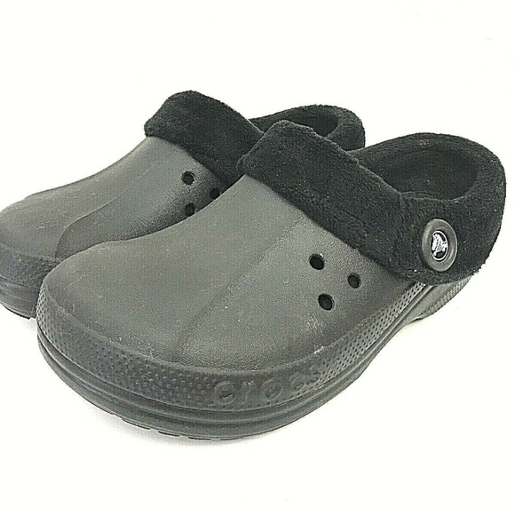 Detail Crocs Without Holes With Fur Nomer 12