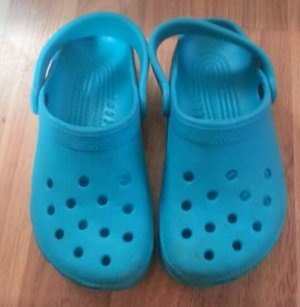 Detail Crocs Without Holes With Fur Nomer 55