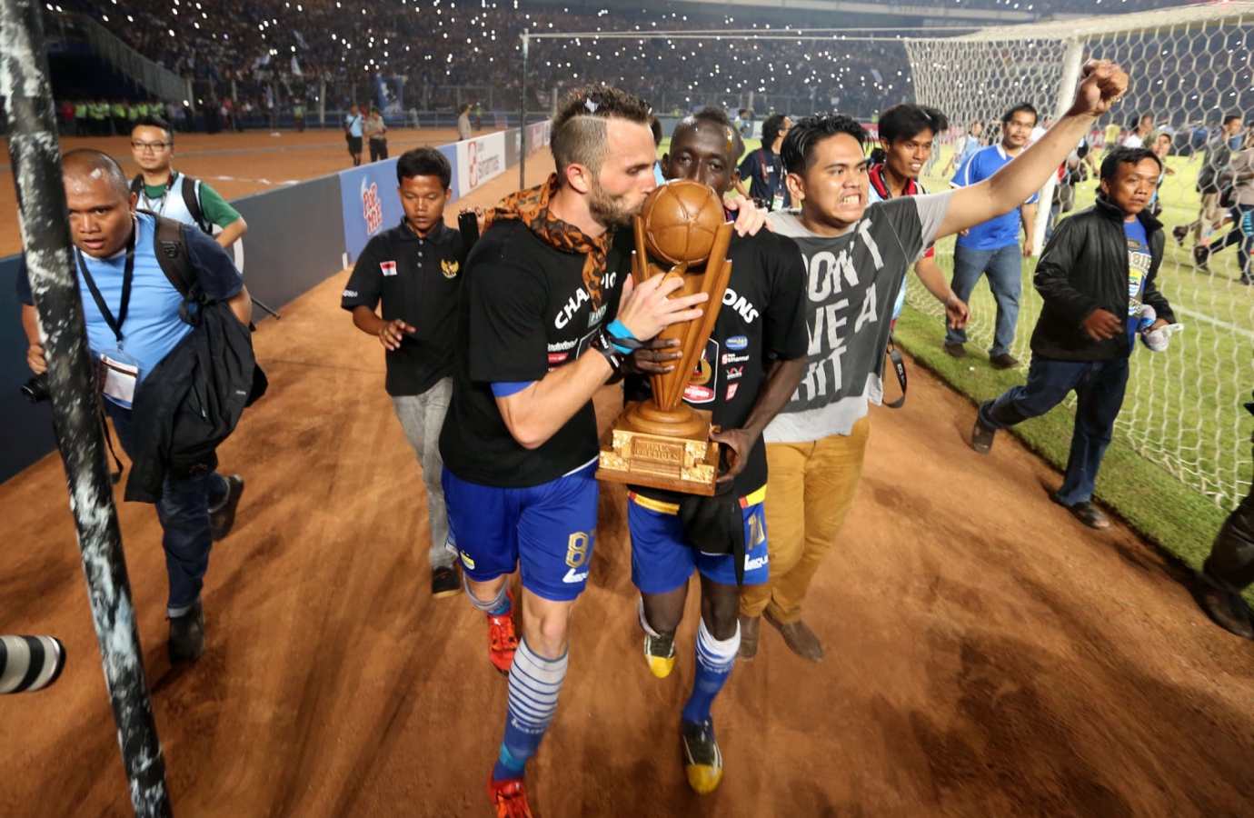 Detail Gambar Persib Juara Nomer 15