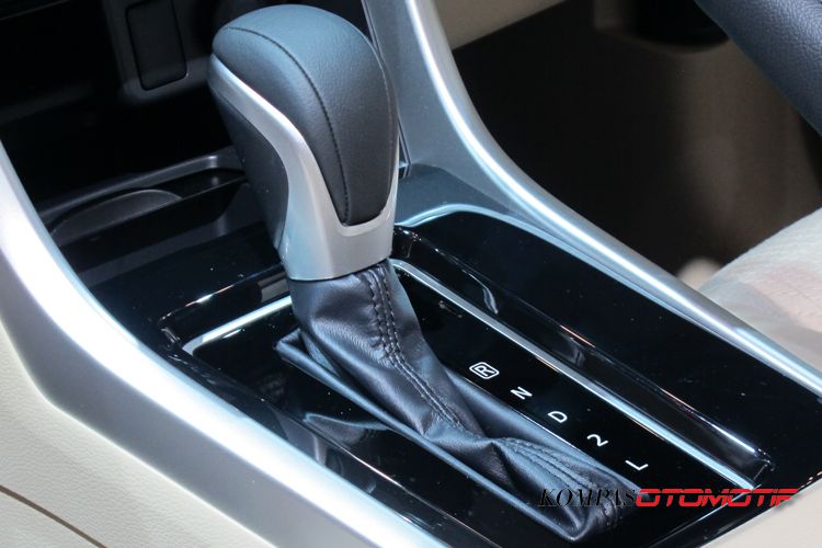 Detail Gambar Persneling Mobil Matic Nomer 15