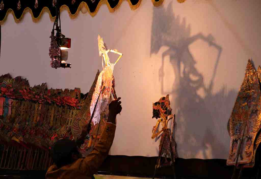 Detail Gambar Pertunjukan Wayang Kulit Nomer 48