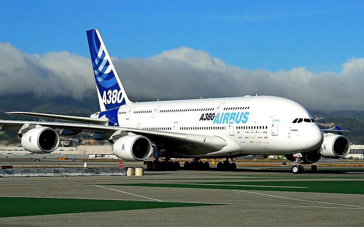 Download Gambar Pesawat Airbus A380 Nomer 4