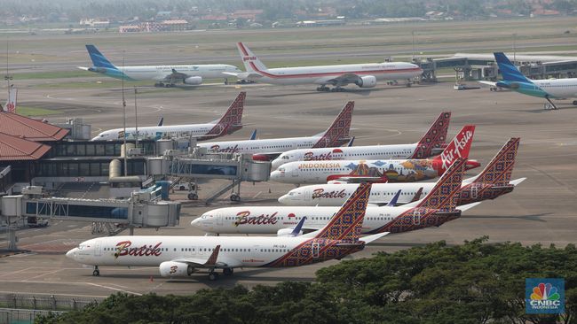 Detail Gambar Pesawat Di Bandara Nomer 2