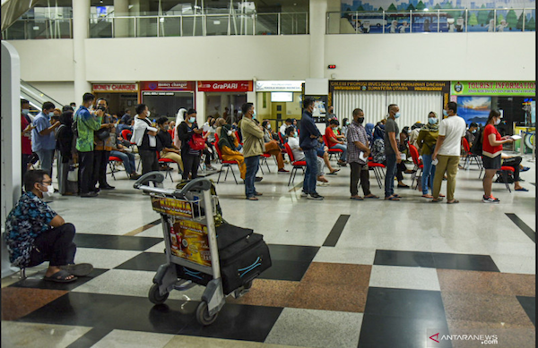 Detail Gambar Pesawat Di Bandara Nomer 26