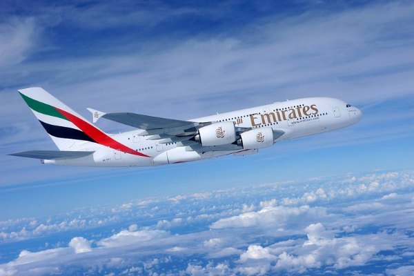 Detail Gambar Pesawat Emirates Nomer 19