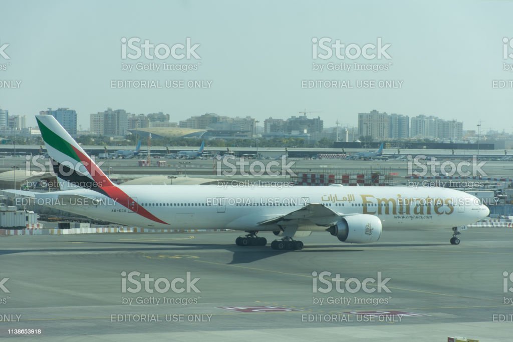 Detail Gambar Pesawat Emirates Nomer 42