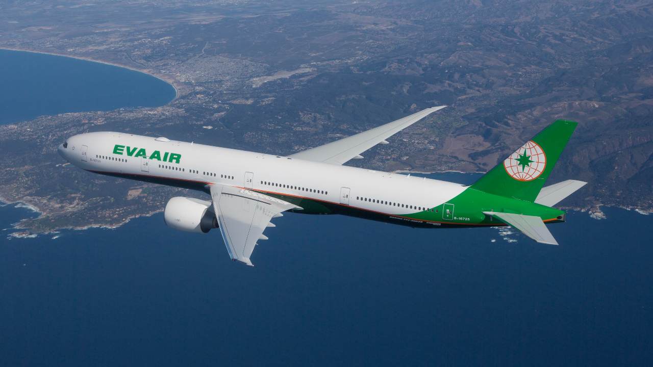 Detail Gambar Pesawat Eva Air Nomer 36