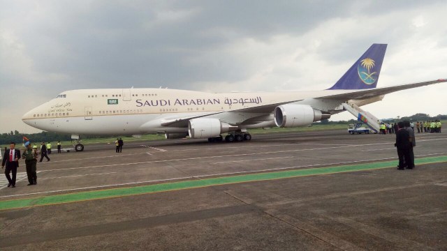 Detail Gambar Pesawat Raja Salman Nomer 55