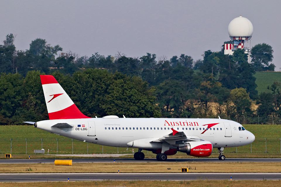 Detail Gambar Pesawat Terbang Di Bandara Nomer 8