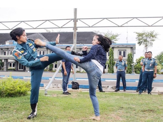 Detail Gambar Pesilat Wanita Nomer 47