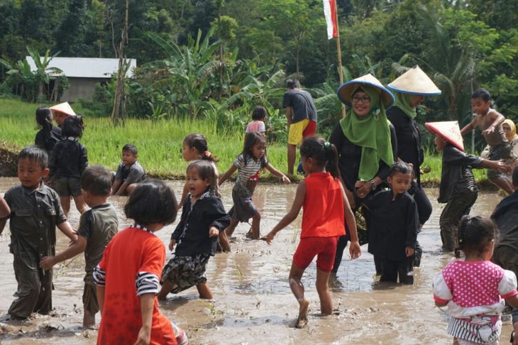 Detail Gambar Petani Untuk Anak Tk Nomer 32