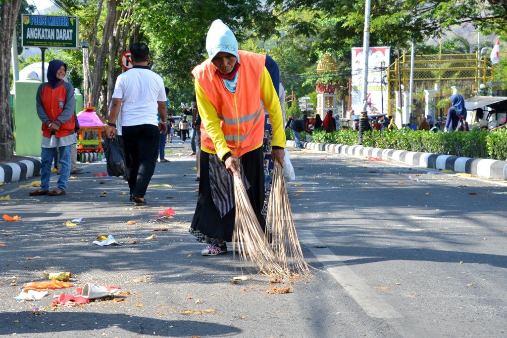 Detail Gambar Petugas Kebersihan Nomer 6