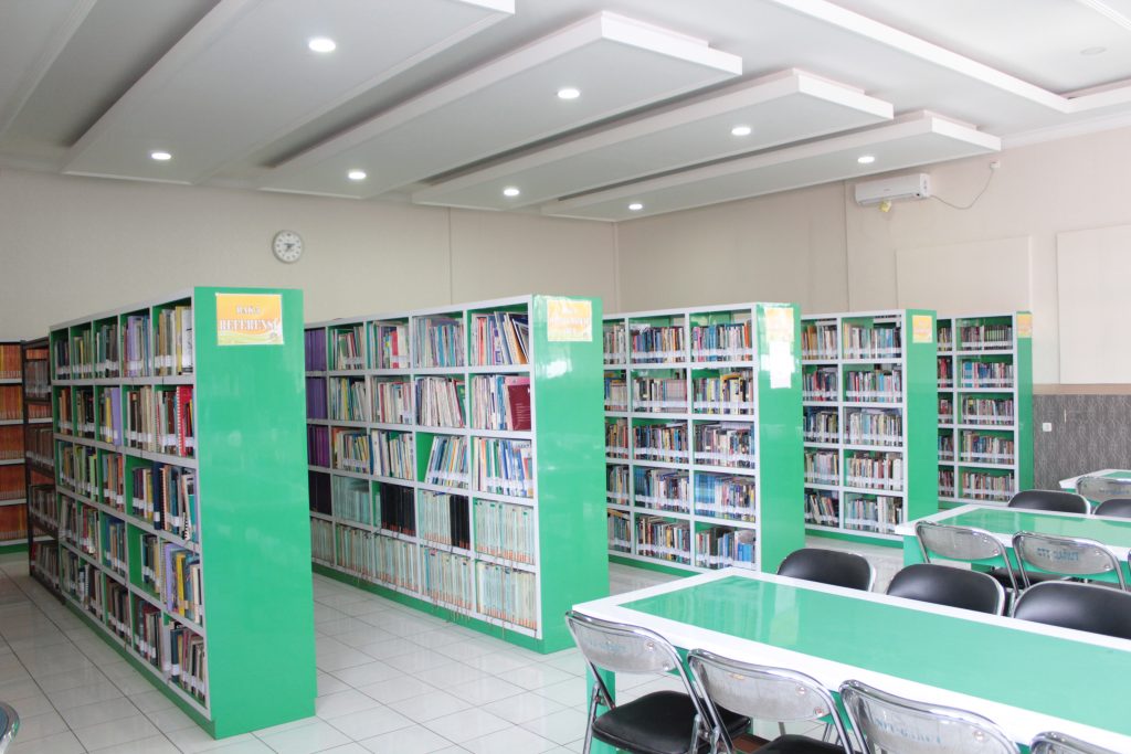 Detail Gambar Petugas Perpustakaan Nomer 32