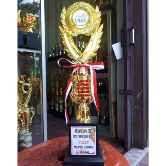 Detail Gambar Piala Juara 1 Nomer 50