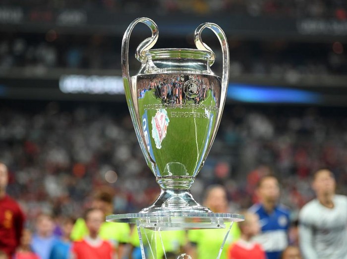 Detail Gambar Piala Liga Champions Nomer 11