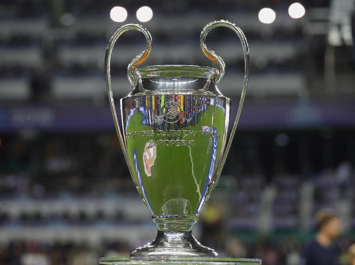 Detail Gambar Piala Liga Champions Nomer 3