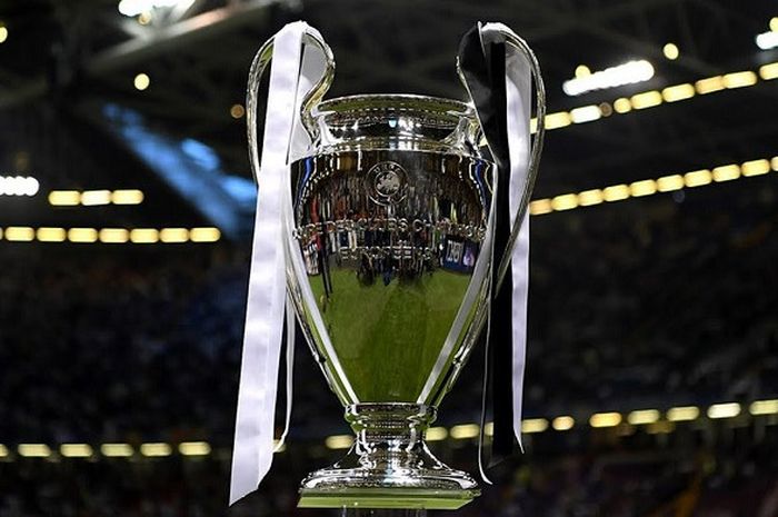 Detail Gambar Piala Liga Champions Nomer 24