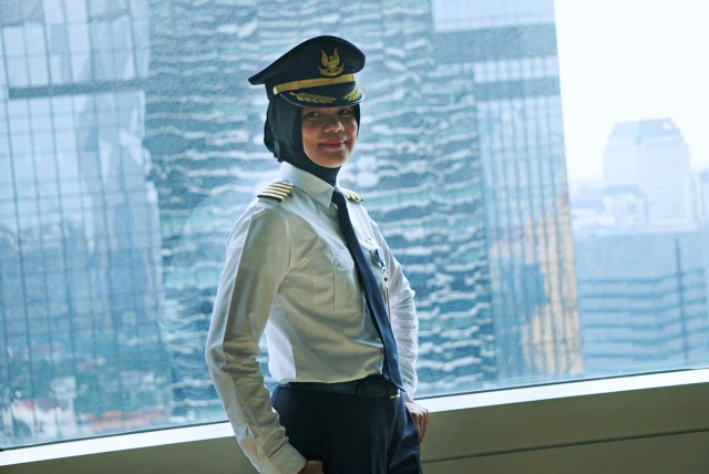 Detail Gambar Pilot Perempuan Nomer 42