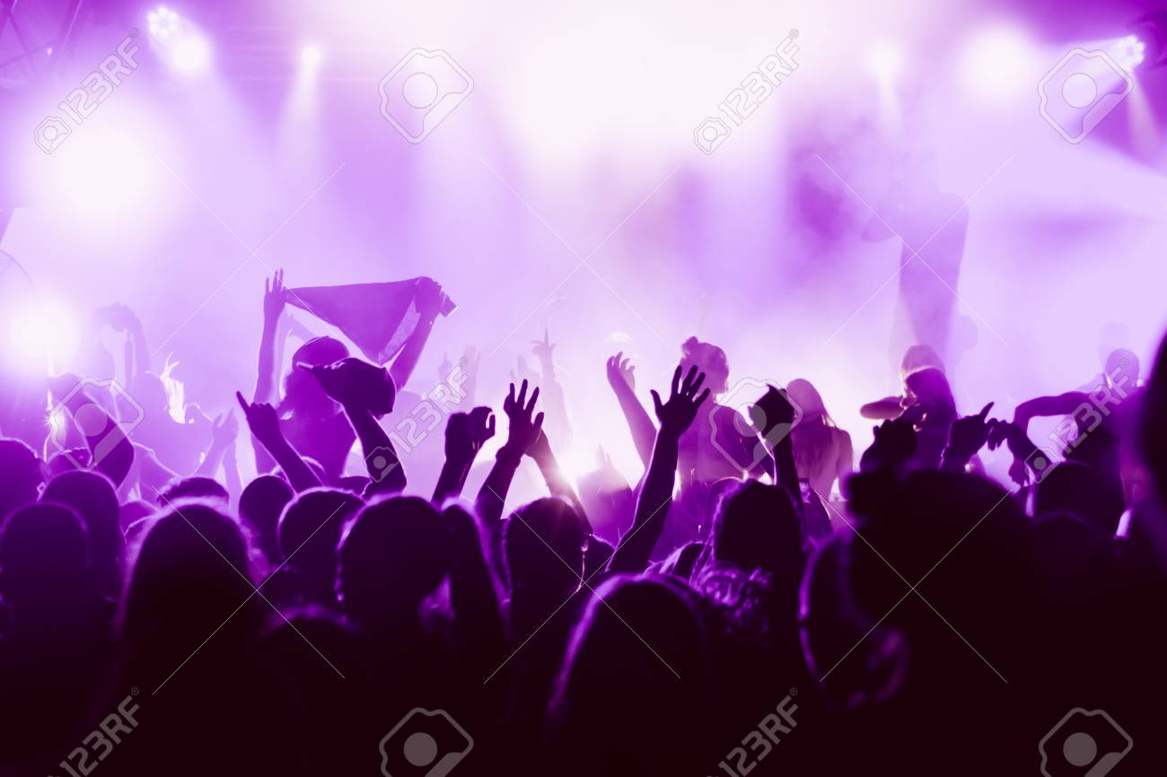 Detail Crowd Background Nomer 28