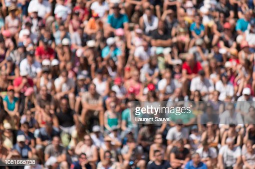 Detail Crowd Background Nomer 37