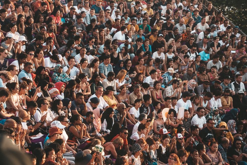 Detail Crowd Background Nomer 10