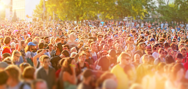 Detail Crowd Background For Editing Nomer 46