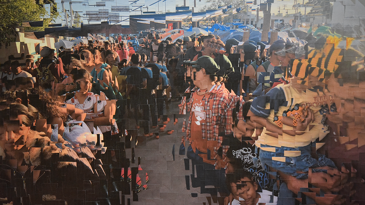 Detail Crowd Pics Nomer 52