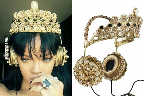 Detail Crown Headphones Dolce And Gabbana Nomer 43