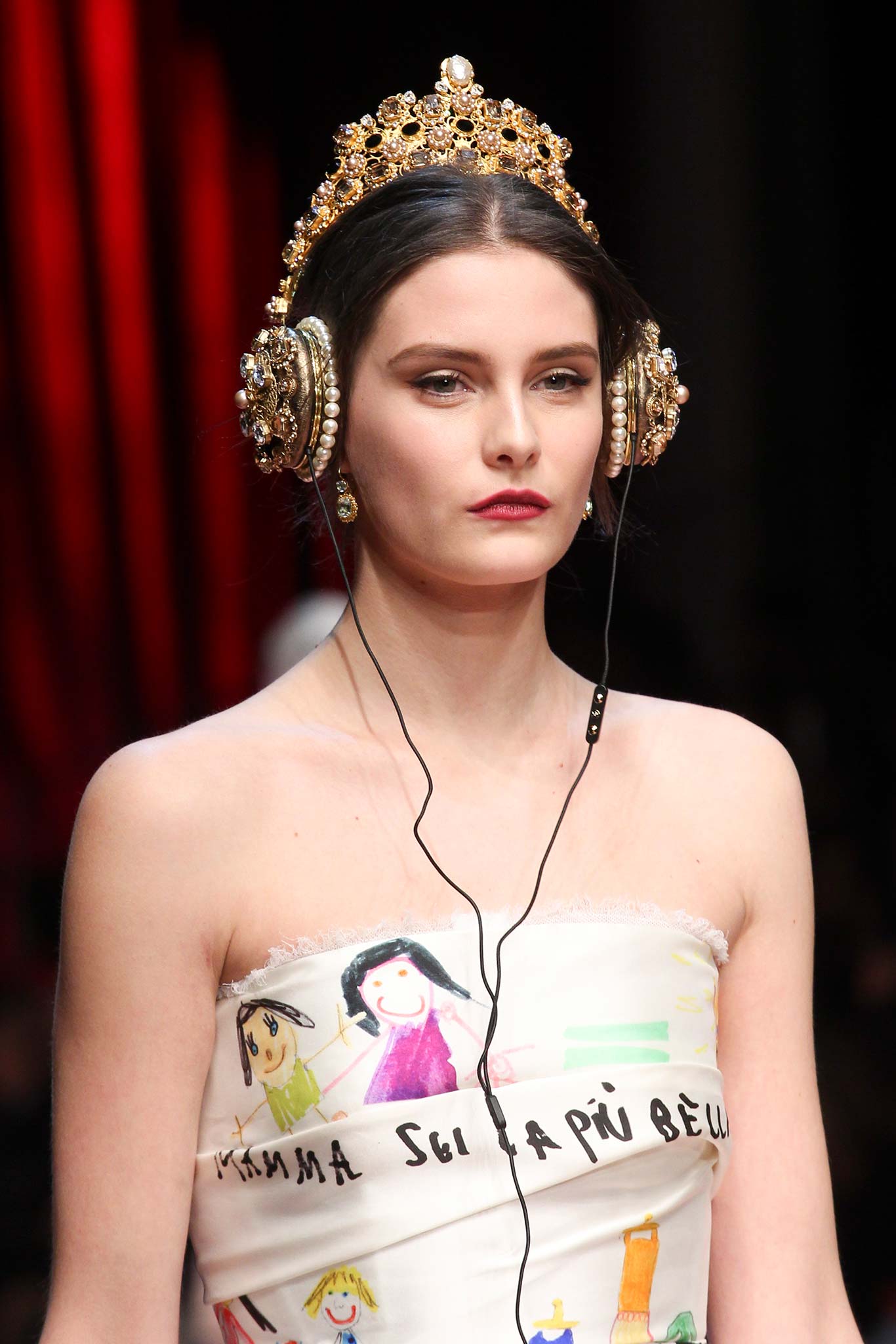 Detail Crown Headphones Dolce And Gabbana Nomer 50