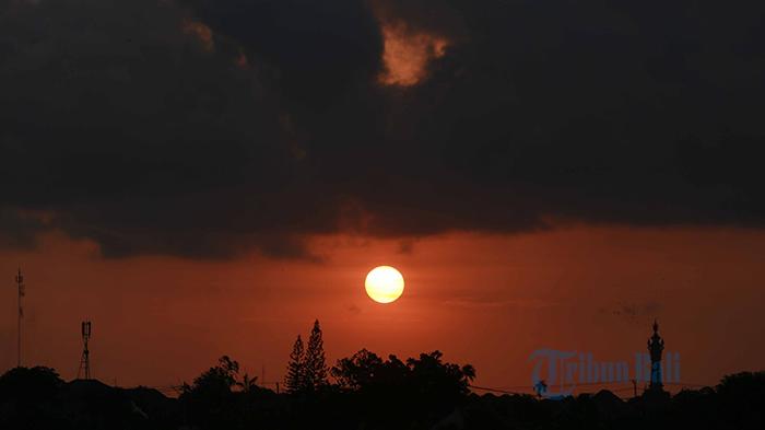 Detail Cuaca Malam Hari Ini Nomer 52