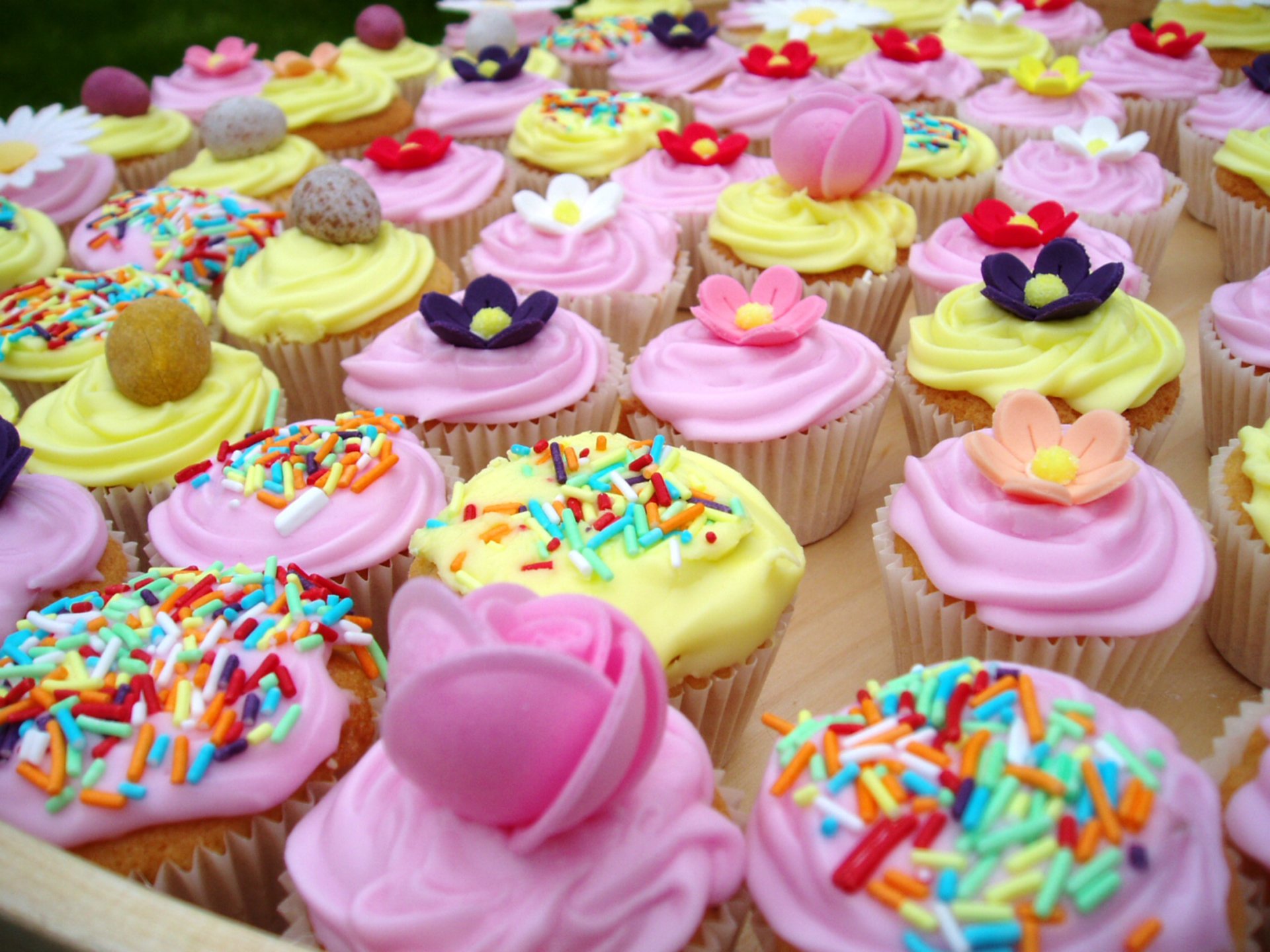 Detail Cupcake Wallpaper Nomer 20