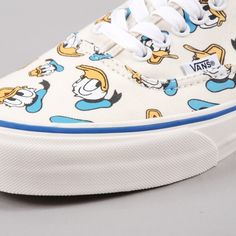 Detail Daffy Duck Vans Nomer 34
