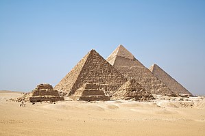 Detail Gambar Piramida Di Mesir Nomer 5