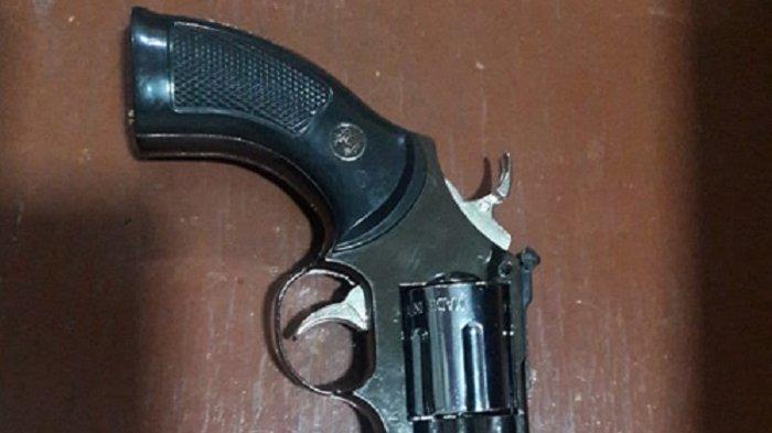 Detail Gambar Pistol Rakitan Lampung Nomer 16