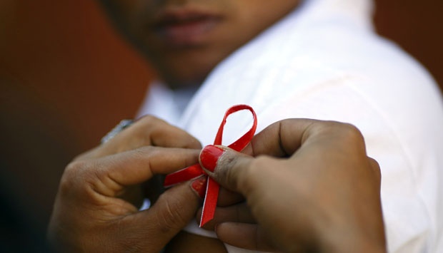 Detail Gambar Pita Merah Putih Hiv Aids Nomer 45