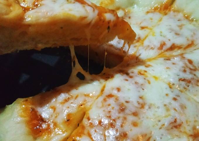 Detail Gambar Pizza Mozarella Nomer 22