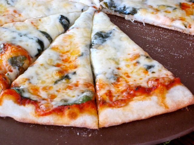 Detail Gambar Pizza Mozarella Nomer 34