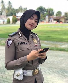 Detail Gambar Police Woman Nomer 37