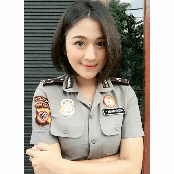 Detail Gambar Police Woman Nomer 55