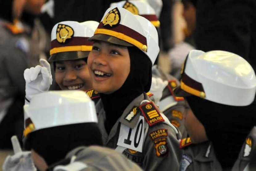 Download Gambar Polisi Cilik Nomer 11