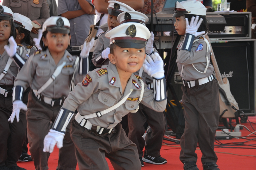 Detail Gambar Polisi Cilik Nomer 12