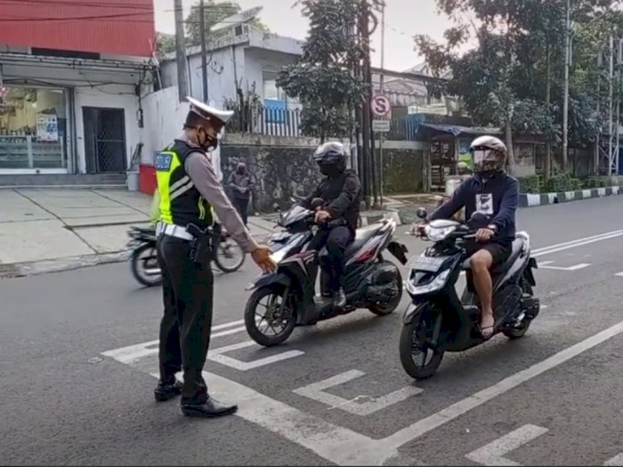 Detail Gambar Polisi Lampu Lalu Lintas Nomer 10