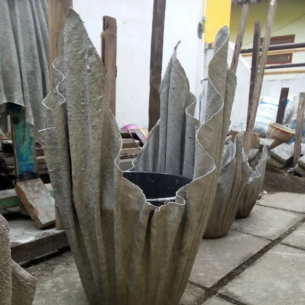 Detail Gambar Pot Bunga Antik Nomer 20