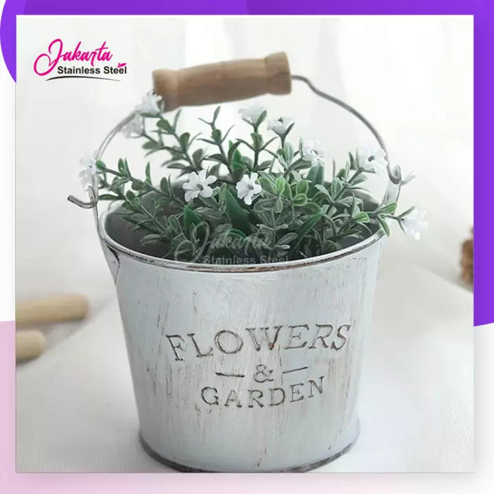 Detail Gambar Pot Bunga Dari Ember Nomer 24