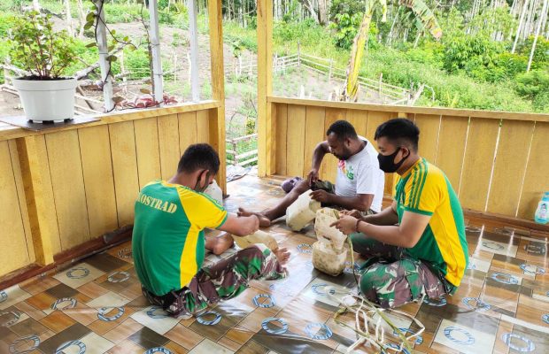 Detail Gambar Pot Bunga Dari Jerigen Bekas Nomer 47