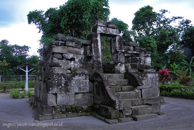 Detail Gambar Prasasti Canggal Gambar Candi Mendut Nomer 24